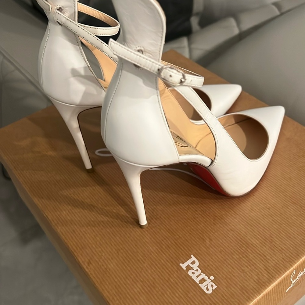White Pointed-Toe Ankle-Strap Stiletto Pump - Picture 4 of 6